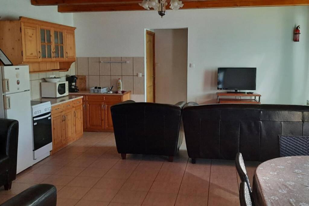 Andrea Nyaralohaz Villa Kovagoors Ngoại thất bức ảnh